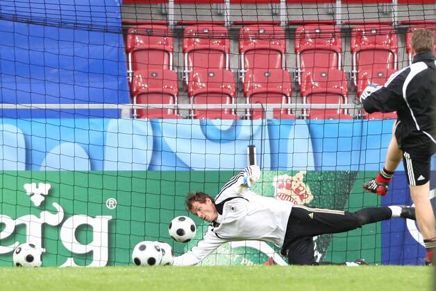 Torwart Jens Lehmann (Deutschland) Fußball EM Herren EURO 2008, Training, Nationalmannschaft, Einzelbild Klagenfurt Dynamik, Abwehr,