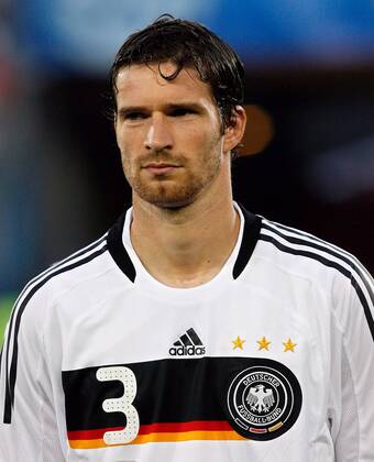 Arne Friedrich (Deutschland) - Nationalhymne - Fußball EM Herren Euro 2008, Länderspiel, Nationalteam, Nationaltrikot Porträt Wien Fußball EM Herren Euro 2008, Länderspiel, Nationalteam, Nationaltrikot Porträt Wien