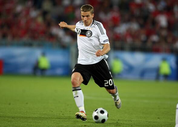 Lukas Podolski (Deutschland) Fußball EM Herren Euro 2008, Länderspiel, Nationalmannschaft, Nationaltrikot Einzelbild Wien Dynamik,