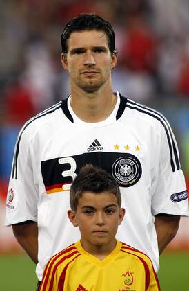 Arne Friedrich (Deutschland) - Nationalhymne - Fußball EM Herren EURO 2008, Länderspiel, Finale, Nationalteam, Nationaltrikot Porträt Wien