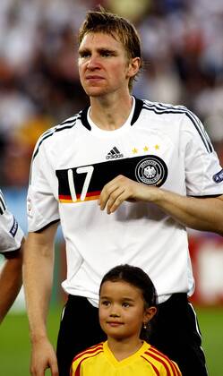 Per Mertesacker (Deutschland) - Nationalhymne - Fußball EM Herren EURO 2008, Länderspiel, Finale, Nationalteam, Nationaltrikot Porträt Wien