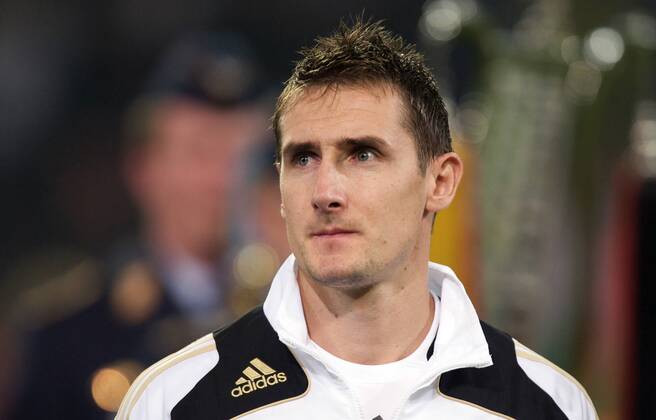 Miroslav Klose (Deutschland) - Nationalhymne Fußball Länderspiel Herren WM Quali 2008, Nationalteam, Vdig Porträt Dortmund