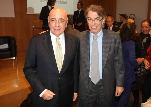 Vizepräsident Adriano Galliani (AC Mailand, li.) und Präsident Massimo Moratti (Inter Mailand beide Italien) während der Auszeichnung Il Bello del Calcio 2008 -  Fußball Herren Il Bello del Calcio 2008, Preisverleihung, Auszeichnung, Spielerauszeichnung, Ehrung, Spielerehrung Gruppe Mailand