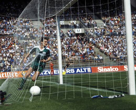 Rudi Völler (Bremen) Fußball 1. BL Herren DEUTSCHSPRACHIGE SPORTZEITSCHRIFTEN UND -ZEITUNGEN NUR NACH RÜCKSPRACHE 1982 1983 Einzelbild Düsseldorf