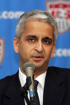 Präsident Sunil Gulati (United States Soccer Federation USA) - Pressekonferenz anlässlich der Bewerbung der USA für die WM 2018 bzw. 2022 - (Icon918j090211006) Fußball WM Herren WM Bewerbung 2009, 2018, 2022, Kandidatur, Kandidat, Bewerber, Pressekonferenz, Pressetermin Porträt Columbus EDITORIAL USE ONLY