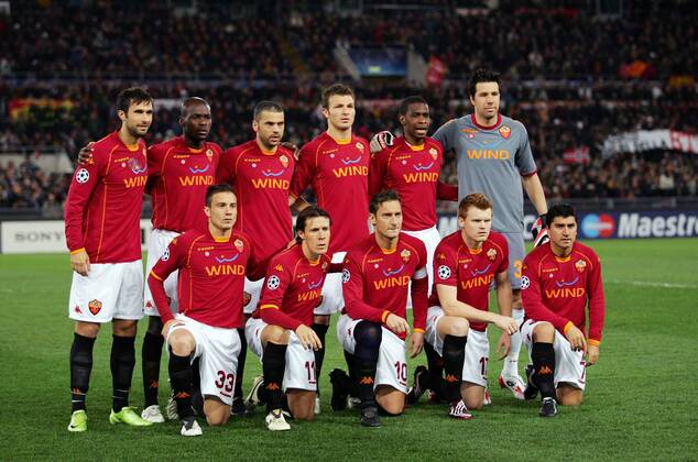 Mannschaftsbild AS Rom, hi.v.li.: Mirko Vucinic, Souleymane Diamoutene, Max Tonetto, Marco Motta, Juan, Torwart Doni; vorn: Matteo Brighi, Rodrigo Taddei, Francesco Totti, John Arne Riise und David Pizarro - (pan30549) Fußball EC 1 Herren Champions League 2008 2009, AS Roma Totale Rom