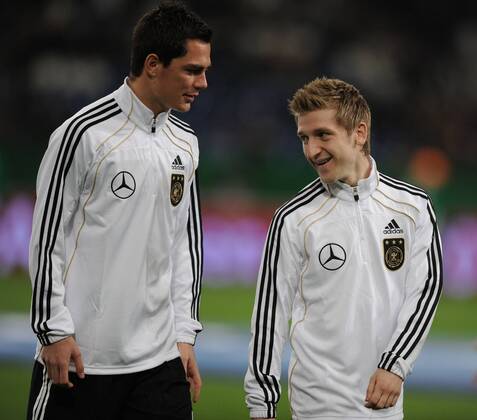 18.11.2009, Fussball Länderspiel, Testspiel, DEUTSCHLAND - ELFENBEINKÜSTE 2-2, Marko Marin (Deutschland), rechts, und Marcel Schäfer (Deutschland)