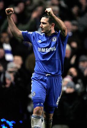 Frank Lampard of Chelsea celebrates scoring his side s second goal - FC Chelsea London - Portsmouth FC - 16th December, 2009 EDITORIAL USE ONLY. No use with unauthorised audio, video, data, fixture lists, club league logos or live services. Online in-match use limited to 120 images, no video emulation. No use in betting, games or single club league player publications. o0 Jubel, Freude
