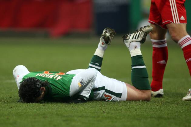 Football - soccer: first division germany, 1. Bundesliga 2009 2010, Werder Bremen - FC Bayern Muenchen, Hugo Almeida (Werder) - xMaltexChristiansx o0 Enttäuschung,