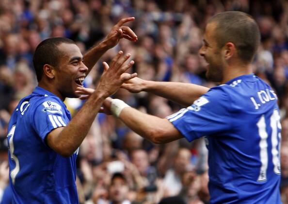 Football - Premier League - Chelsea FC London vs. Wigan Athletic: Chelsea s Ashley Cole l. celebrates with Chelsea s Joe Cole at Stamford Bridge o0 Jubel Freude