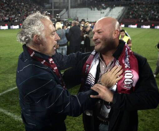 15.05.2010 Cluj-Napoca(Romania), CFR Cluj 1907 - FC International Curtea de Arges, Liga 1, Andrea Mandorlini (L), CFR Cluj coach with Arpad Paszkany (R), owner of CFR Cluj celebrate champions title 2010 - o0 Jubel, Freude Mäzen,