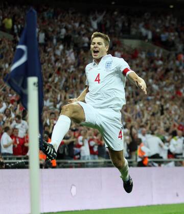 England s Steven Gerrard celebrates scoring his sides second goal International Friendly England v Hungary 11th August, 2010 EDITORIAL USE ONLY. No use with unauthorised audio, video, data, fixture lists, club league logos or live services. Online in-match use limited to 120 images, no video emulation. No use in betting, games or single club league player publications. o0 Jubel Freude