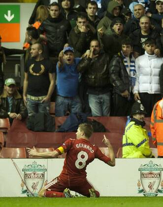 Steven Gerrard of Liverpool celebrates his goal in front of the Napoli fans UEFA Europa League Group K FC Liverpool v SSC Napoli 4th November, 2010 EDITORIAL USE ONLY. No use with unauthorised audio, video, data, fixture lists, club league logos or live services. Online in-match use limited to 120 images, no video emulation. No use in betting, games or single club league player publications. o0 Jubel, Freude, Spannung, Fan, Zuschauer, Provokation, provozieren