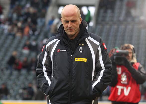 04.12.2010, Mönchengladbach, Deutschland, 1.Fussball Bundesliga - Saison 2010 2011, Borussia Mönchengladbach - Hannover 96, Gladbachs Trainer Michael Frontzeck o0 Gladbach Enttäuschung