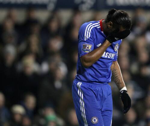 Chelseas Didier Drogba looks on dejected - Tottenham Hotspur vs. Chelsea FC EDITORIAL USE ONLY. No use with unauthorised audio, video, data, fixture lists, club league logos or live services. Online in-match use limited to 120 images, no video emulation. No use in betting, games or single club league player publications. o0 Emotionen