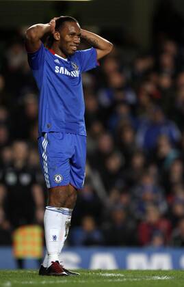 Chelsea s Didier Drogba looks on dejected Barclays Premier League: Chelsea FC London vs Blackburn Rovers, 15th January, 2011 - EDITORIAL USE ONLY. No use with unauthorised audio, video, data, fixture lists, club league logos or live services. Online in-match use limited to 120 images, no video emulation. No use in betting, games or single club league player publications. o0 Enttäuschung