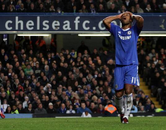 Chelsea s Didier Drogba looks on dejected Barclays Premier League: Chelsea FC London vs Blackburn Rovers, 15th January, 2011 - EDITORIAL USE ONLY. No use with unauthorised audio, video, data, fixture lists, club league logos or live services. Online in-match use limited to 120 images, no video emulation. No use in betting, games or single club league player publications. o0 Enttäuschung