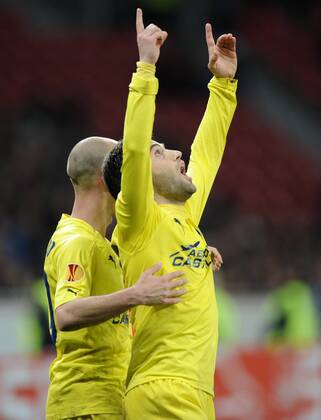 10-03-2011, Fussball, UEFA Europa League, Saison 2010-2011, Achtelfinale, Hinspiel, BAYER 04 LEVERKUSEN - FC VILLARREAL 2-3 Jubel Giuseppe Rossi (re., Villarreal) nach seinem Tor zum 1-1
