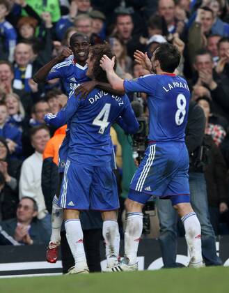 Chelseas Ramires celebrates scoring his sides second goal with David Luiz (C) and Frank Lampard - Barclays Premier League, FC Chelsea vs Manchester City 20th March, 2011 EDITORIAL USE ONLY. No use with unauthorised audio, video, data, fixture lists, club league logos or live services. Online in-match use limited to 120 images, no video emulation. No use in betting, games or single club league player publications. o0 Jubel Freude