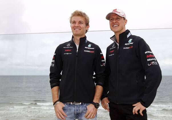 Grand Prix Australia 2011 08 Nico Rosberg (GER, Mercedes GP Petronas F1 Team L), 07 Michael Schumacher (GER, Mercedes GP Petronas F1 Team), xHOCHxZWEIx o0 Fotoshooting Freude