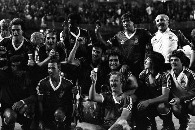 Nottingham Forest ist Europapokalsieger der Landesmeister 1980: Siegerfoto. Torwart Peter Shilton, John McGovern, Kenny Burns, Gary Mills, Viv Anderson, Garry Birtles , Martin O Neill und Ian Bowyer, Frank Gray Larry Lloyd Bryn Gunn John O Hare OHare ONeill Mc Govern