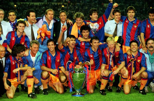 Front row from 3rd LtR - Juan Antonio Goicoechea, Josep Pep Guardiola,Hirsto Stoitchkov and Ronald Koeman, back row centre: coach Johan Cruyff - Barcelona team celebrations with the trophy. Barcelona v Sampdoria 20 05 1992 European Cup Final 1992 Wembley  o0 FC Barca
