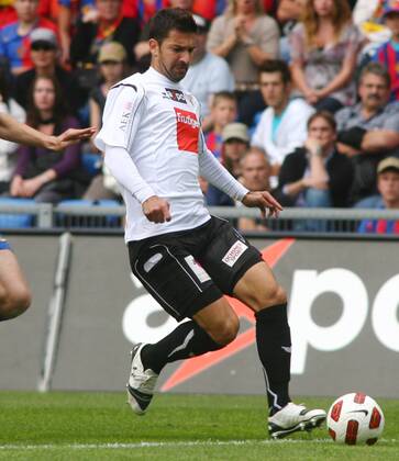 15.05.2011 St Jakob Park Basel Herren Fussball Super League FC Basel - FC Thun 5:1 Stipe Matic (FC Thun) ; Einzelbild , Aktion
