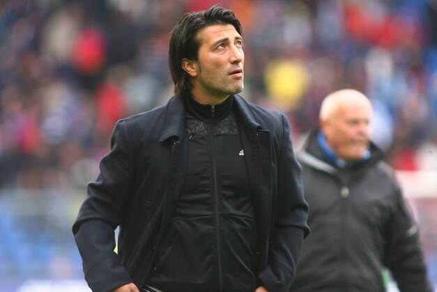15.05.2011 St Jakob Park Basel Herren Fussball Super League FC Basel - FC Thun 5:1 Trainer Murat Yakin (FC Thun) ; Porträt , Einzelbild