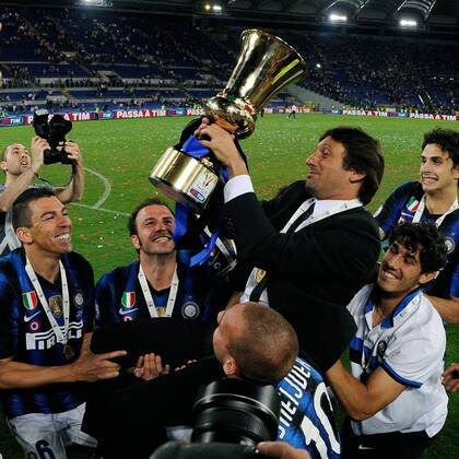 Finale der Coppa Italia 2011 in Rom - Sieger Inter Mailand jubelt - - Leonardo, Lucio und Wesley Sneijder