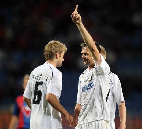FUSSBALL - UEFA CL Quali, Videoton vs Sturm SZEKESFEHERVAR,UNGARN,20.JUL.11 - FUSSBALL - UEFA Champions League, Qualifikation, Videoton FC vs SK Sturm Graz. Bild zeigt Manuel Weber und Samir Muratovic (Sturm).