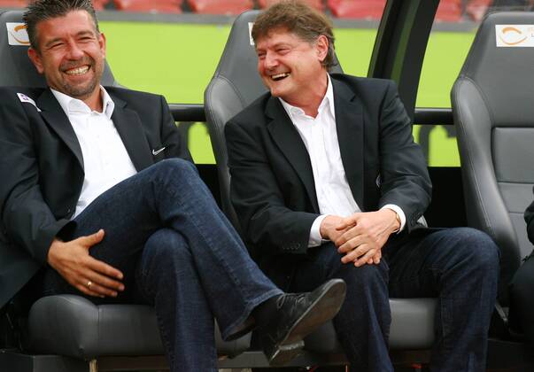 03.07.2011 Fussball 3. Qualifikationsrunde UEFA Champions League FC Zürich - Standard Lüttich , Stadion Letzigrund. Bild zeigt Coach Urs Fischer li. und Präsident Ancillo Canepa beide FC Zürich Aktion Feature Emotionen Gestik