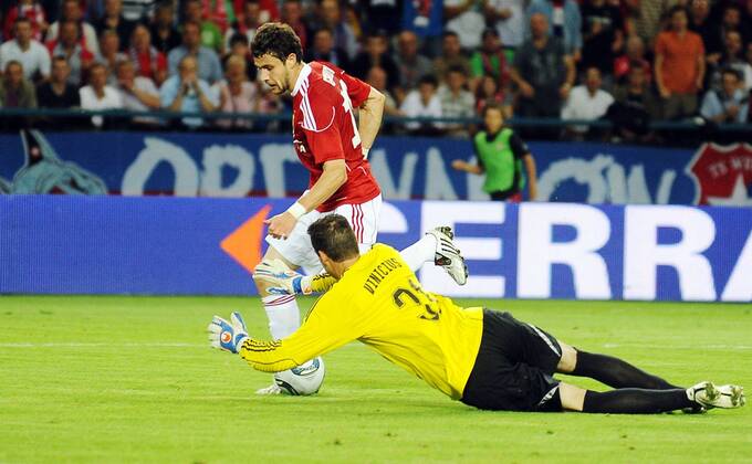 Champions League Qualification - Wisla Krakow - PFC Litex Lovech - TSVETAN GENKOV, VINICIUS - 20110803LUK017 o0 Fussball