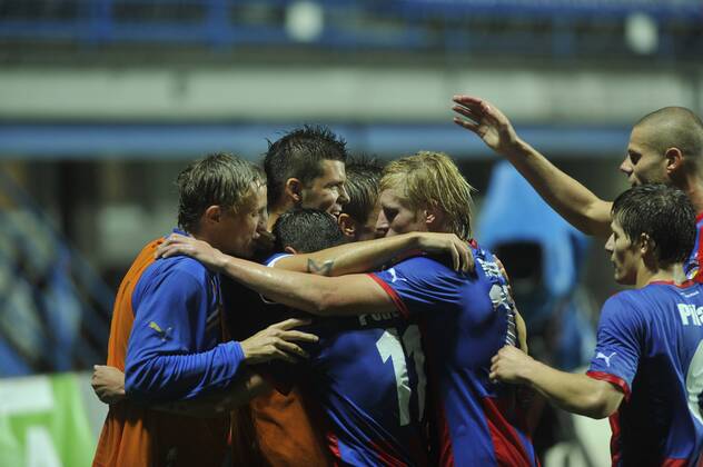 Czech team after winning (Czech-Rosenborg 3:2) the match.Champions League second leg third qualifying round soccer match in Pilsen, Czech Republic, Wednesday, Aug. 3, 2011. (CTKxPhoto PetrxEret)  CTKPhoto109201108040022601