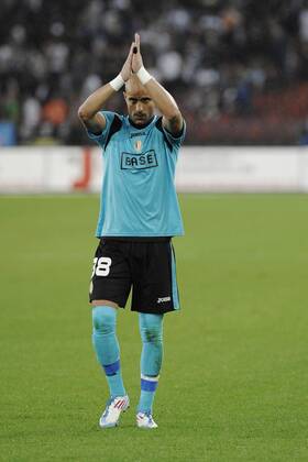 Sinan BOLAT (Torwart Goalie Standard Lüttich) bedankt sich bei den Anhängern UEFA Champions League, Qualifikation, 03.08.2011, FC Zürich vs. Standard Lüttich, Zürich, Schweiz