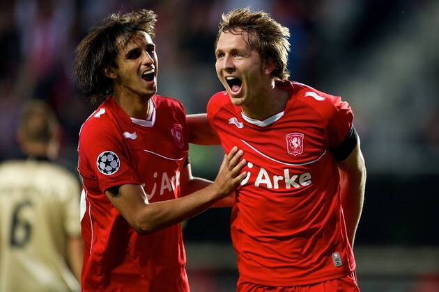 (L-R) Bryan Ruiz of FC Twente,Luuk de Jong of FC Twente FC Twente Enschede v SL Benfica Lissabon UEFA Champions League play-off 2011 2012 xVIxOrangexPicturesxIVx 336200