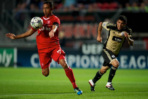 Denny Landzaat of FC Twente FC Twente Enschede v SL Benfica Lissabon UEFA Champions League play-off 2011 2012 xVIxOrangexPicturesxIVx 336213