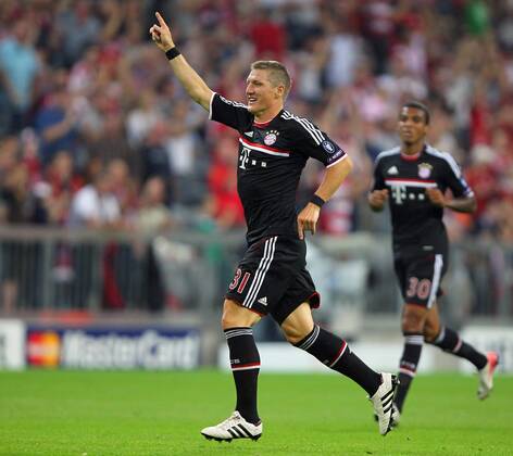 FUSSBALL - UEFA CL Play Off, Bayern vs Zürich MUENCHEN,DEUTSCHLAND,17.AUG.11 - FUSSBALL - UEFA Champions League, Play Off, FC Bayern München vs FC Zürich. Bild zeigt den Jubel von Bastian Schweinsteiger (Bayern). 