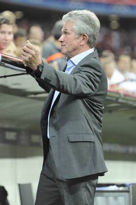 Jupp HEYNCKES (Trainer Bayern München),Einzelbild,angeschnittenes Einzelmotiv,Halbfigur,halbe Figur.Jubel,Freude,Begeisterung, Fussball Champions League Qualifikation FC Bayern München-FC Zuerich.Zürich. Fussball Champions League ,Saison1112,2011 12,am 17.08.2011.