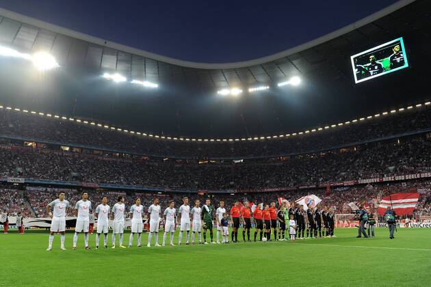 FUSSBALL CHAMPIONS LEAGUE SAISON 2011 2012 Qualifikation 17.08.2011 - Mannschaftsaufstellung in der ALLIANZ ARENA, Heimspielstätte des FC Bayern München - o00 Stadion