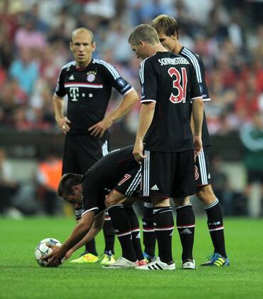 FUSSBALL CHAMPIONS LEAGUE SAISON 2011 2012 Qualifikation 17.08.2011 FC Bayern München - FC Zürich Arjen Robben, Franck Ribery , Holger Badstuber , Bastian Schweinsteiger (v.li., FC Bayern München)