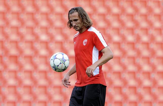 Petr Jiracek, player of FC Viktoria during training on August 23, 2011 ahead of the Champions League qualification soccer match against FC Kopenhagen which will be played in Prague on August 24. (CTKxPhoto KaterinaxSulova)  CTKPhoto6201108230880101
