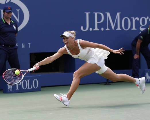 US Open 2011, USTA Billie Jean King National Tennis Center, Flushing Meadows, New York,ITF Grand Slam Tennis Tournament, Caroline Wozniacki (DEN),Aktion,Einzelbild, Ganzkörper,Querformat