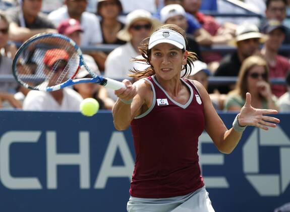 US Open 2011, USTA Billie Jean King National Tennis Center, Flushing Meadows, New York,ITF Grand Slam Tennis Tournament, Chanelle Scheepers (RSA),Aktion,Einzelbild,Halbkörper,Querformat