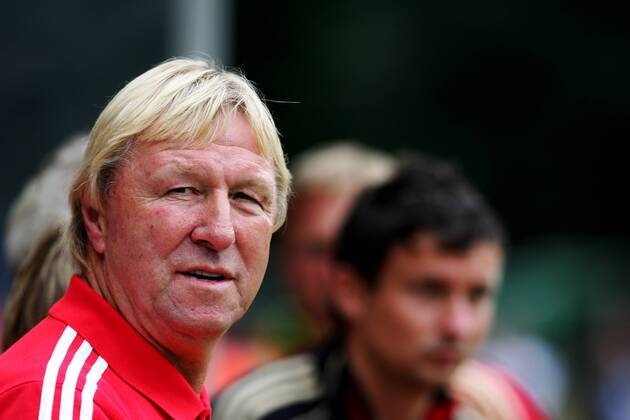 Fußball U19-Länderspiel Deutschland - Niederlande, am Sonntag, 4. September 2011 in Köln Trainer Horst Hrubesch ( Deutschland )