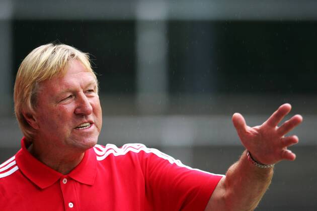 Fußball U19-Länderspiel Deutschland - Niederlande, am Sonntag, 4. September 2011 in Köln Trainer Horst Hrubesch ( Deutschland )