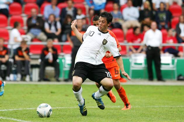 Fußball U19-Länderspiel Deutschland - Niederlande, am Sonntag, 4. September 2011 in Köln Amin Younes ( Deutschland ) versucht an den Ball zu kommen.