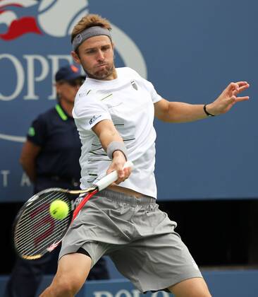 US Open 2011, USTA Billie Jean King National Tennis Center, Flushing Meadows, New York,ITF Grand Slam Tennis Tournament, Mardy Fish (USA),,Aktion,Einzelbild,Halbkörper,Hochformat