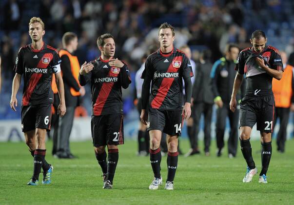 FUSSBALL CHAMPIONS LEAGUE SAISON 2011 2012 13.08.2011 FC Chelsea London - Bayer 04 Leverkusen Enttäuschung Bayer 04 Leverkusen nach Spielende; Simon Rolfes, Gonzalo Castro, Hanno Balitsch und Ömer Toprak (v.li.)