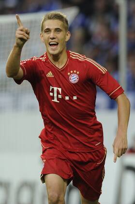 GELSENKIRCHEN, 18.09.2011, Nils Petersen (FC Bayern München) jubelt nach seinem Treffer zum 0-1 im Bundesligaspiel FC Schalke 04 gegen FC Bayern München