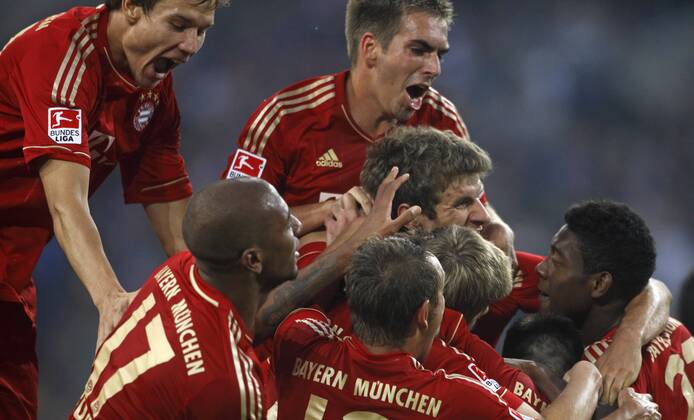 Jubel nach dem 2. Tor vlnr Holger Badstuber + Jerome Boateng + Philipp Lahm + Rafinha + Torschütze Thomas Müller + David Alaba FC Bayern München